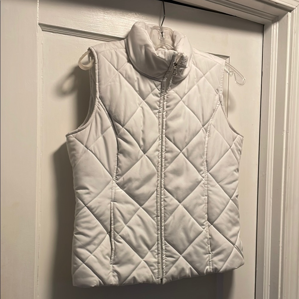 Women's White Quilted Puffer Vest